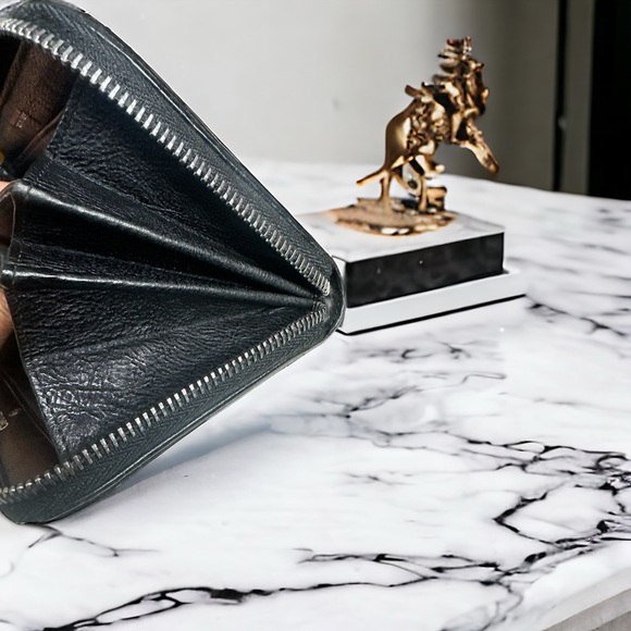 Chanel calf leather distressed chain around long zip wallet - Picture 7 of 11